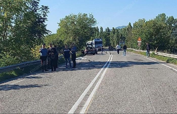 23-year-old Romanian woman, found dead on the side of the street. Probably the victim of a road accident