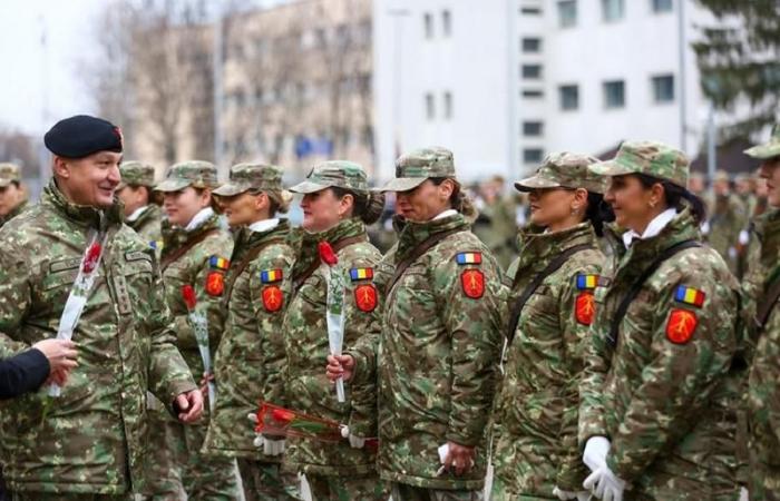 How can women from Romania enter the Army. How many are there now, what salaries do they have and what missions do they perform