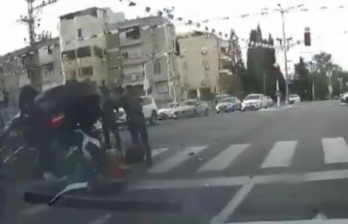 Bizarre incidents around the Minister of Security in Israel. He left a place where a woman had been stabbed, then he was involved in a car accident