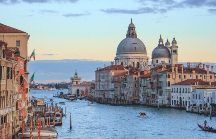 The mayor of Venice declares the introduction of the access ticket in the city a success, despite the protests of the population