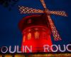 The wind chime that decorated the famous Moulin Rouge cabaret has fallen