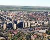 The city in Romania where over 80 species were discovered. Many are raptors and nest near humans