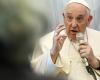 Pope Francis denounces the arms trade: “It is terrible to make money from death”