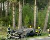 Young Romanians, involved in a serious accident in Austria! Their car overturned off the road