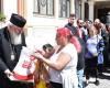 Metropolitan Andrei distributed hundreds of Easter packages