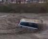 Torrential rains and hail wreaked havoc in the country: Three cars were washed away in Prahova. RO-Alert – Vremea noua messages have been sent