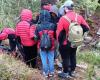 (VIDEO) Seven young people recovered by mountain rescuers from the Iezer refuge area. They were not properly equipped