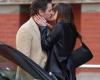 Dakota Johnson and Pedro Pascal kiss passionately on the streets of New York. The images were captured during the filming of “Materialists”